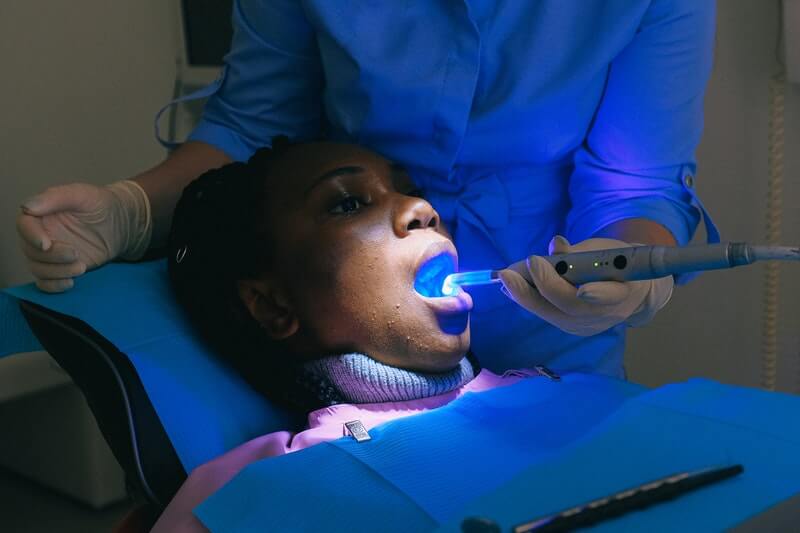 A curing light for hardening composite fillings