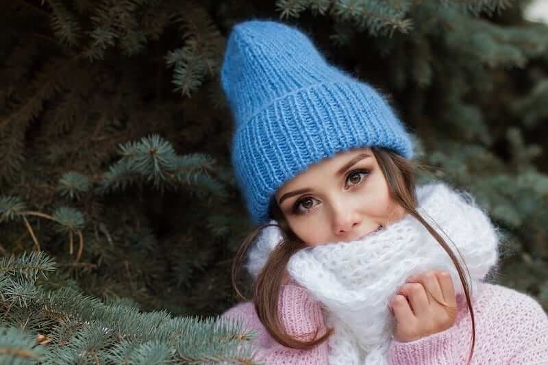 Wearing a scarf prevents muscles from tensing up and making TMD symptoms worse